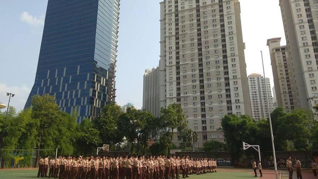 SMAS 1 Kristen BPK Penabur memiliki nilai rerata 617,214. Sekolah yang terletak di Jakarta Barat ini tetap di posisinya sejak tahun lalu di urutan ke-6. Foto: Screenshot Instagram